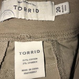 Khaki capris torrid